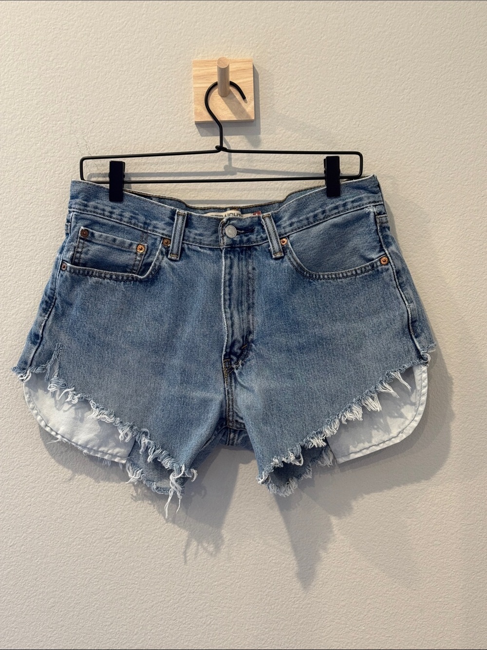 Levi's 505 Straight Fit Medium Wash Denim Cutoff Shorts Size 31